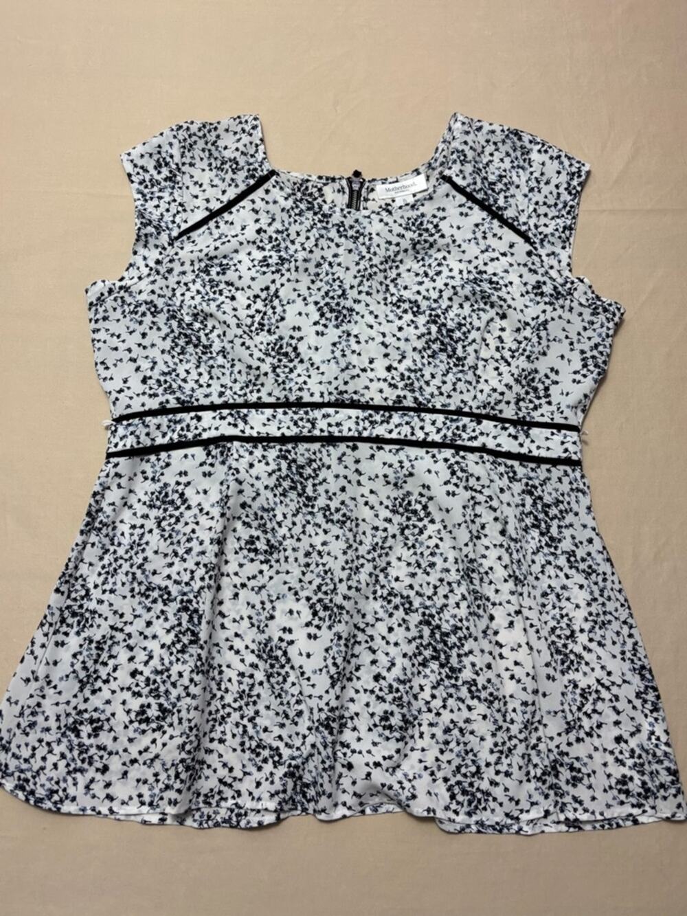 Motherhood Maternity White Empire Waist Top with Black Floral Print Size XL